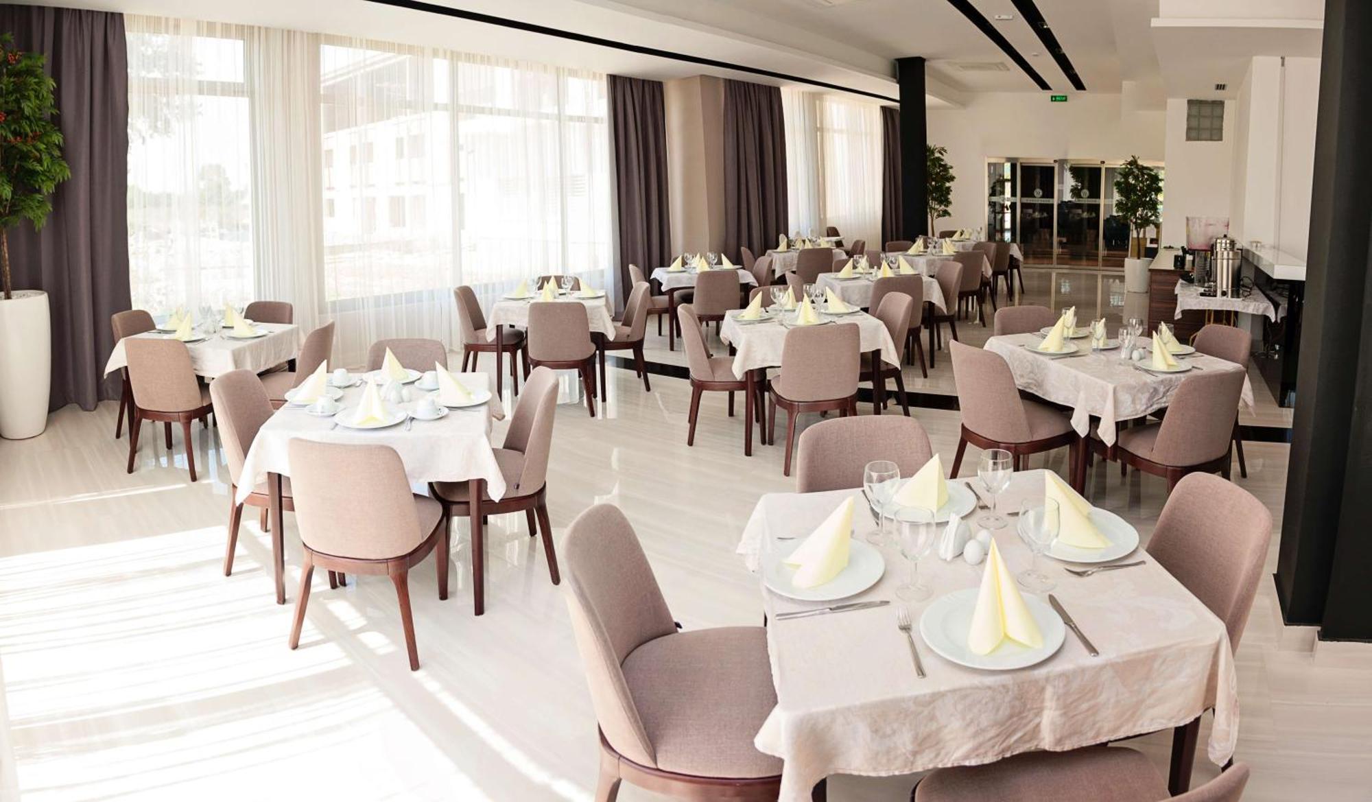 Bosphorus Hotel Aleksinac Bagian luar foto