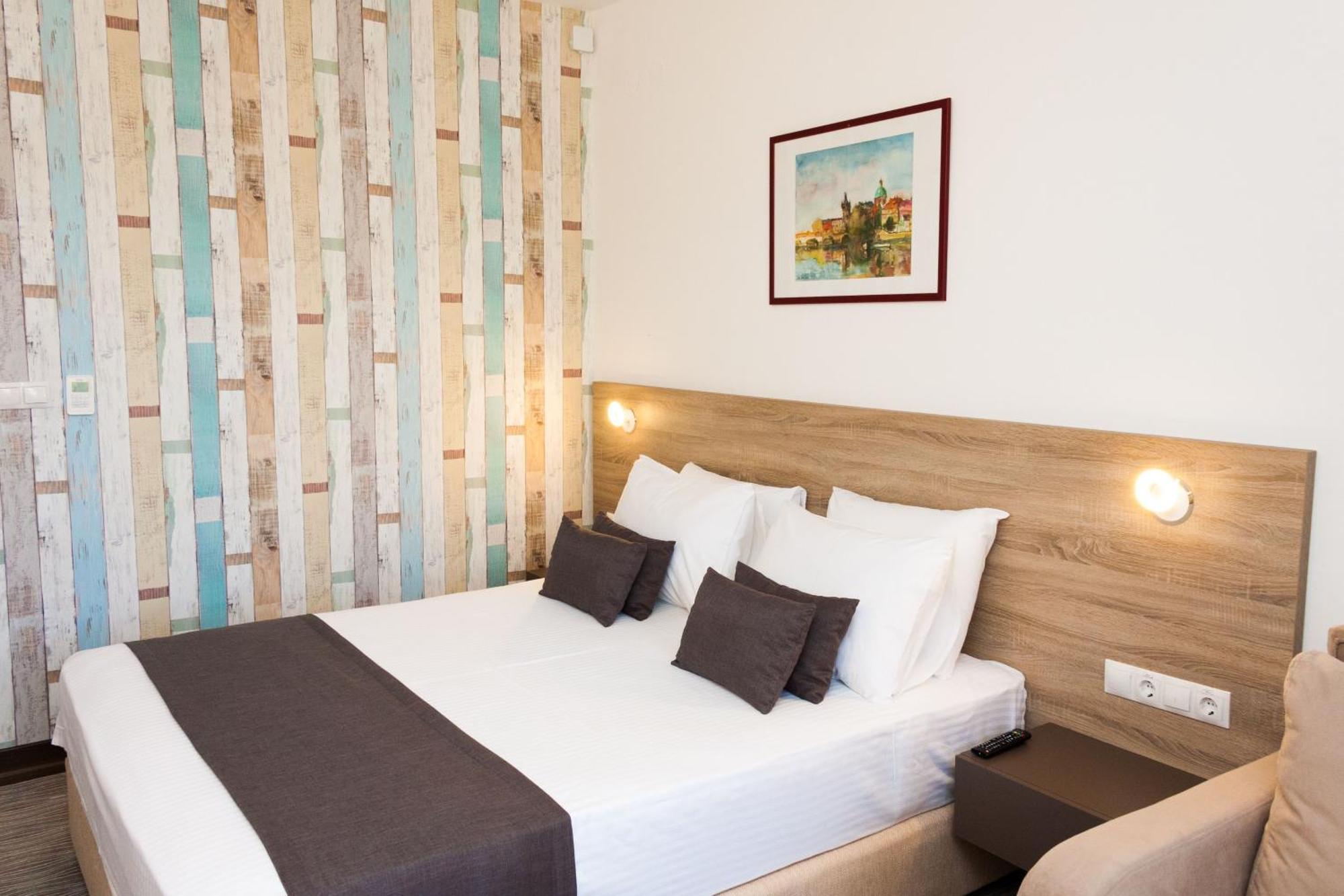 Bosphorus Hotel Aleksinac Bagian luar foto