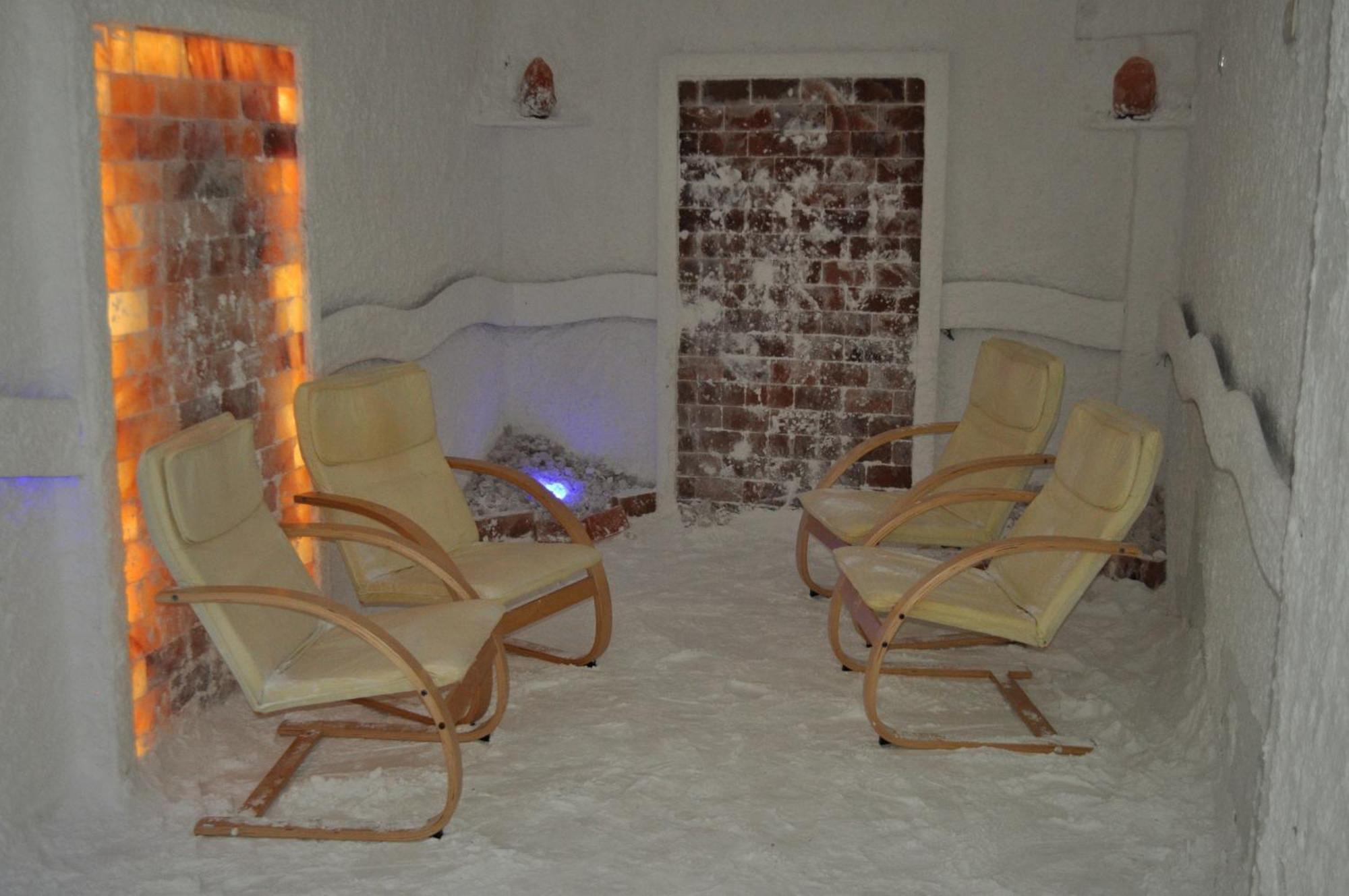 Bosphorus Hotel Aleksinac Bagian luar foto