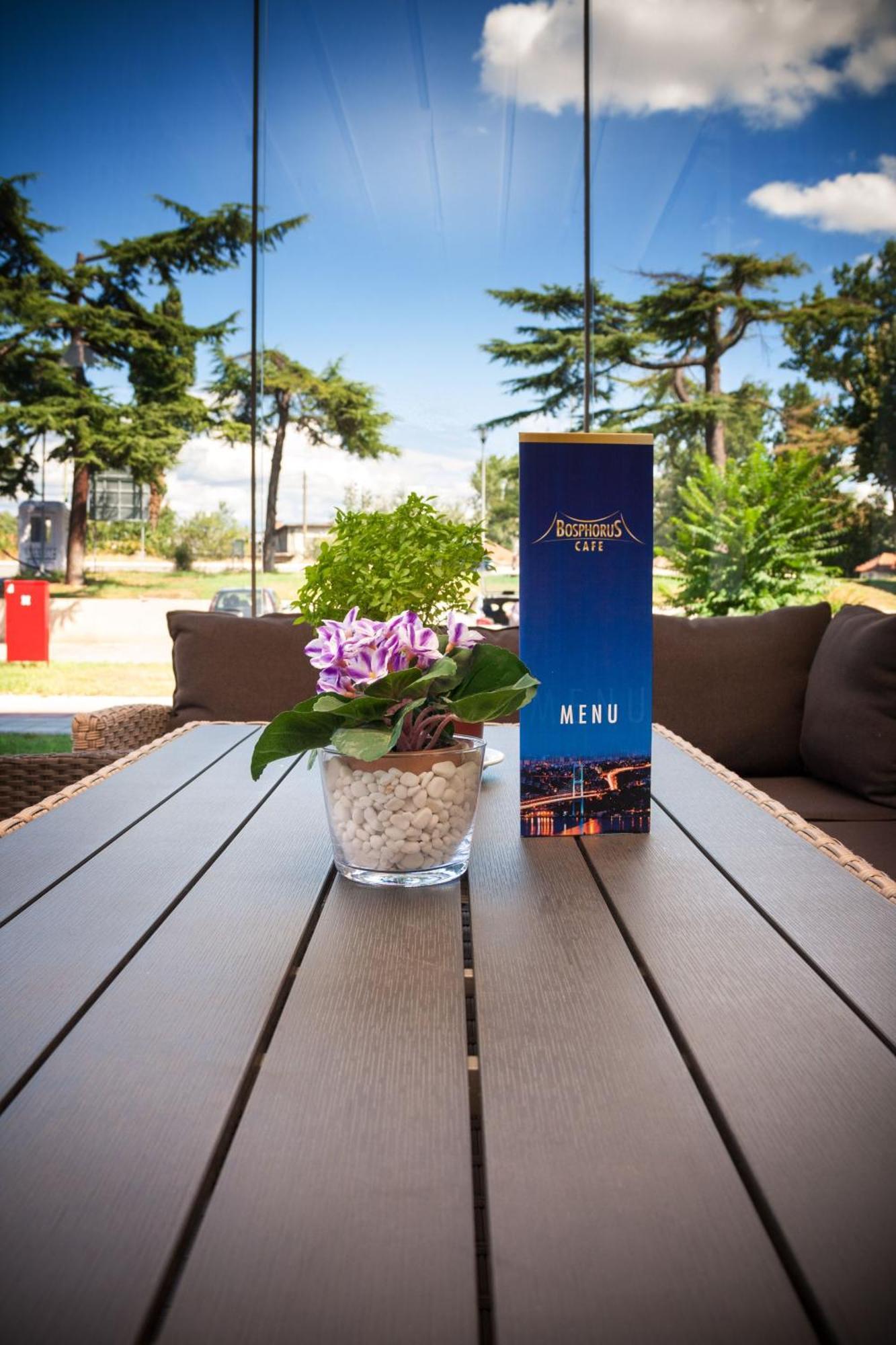Bosphorus Hotel Aleksinac Bagian luar foto