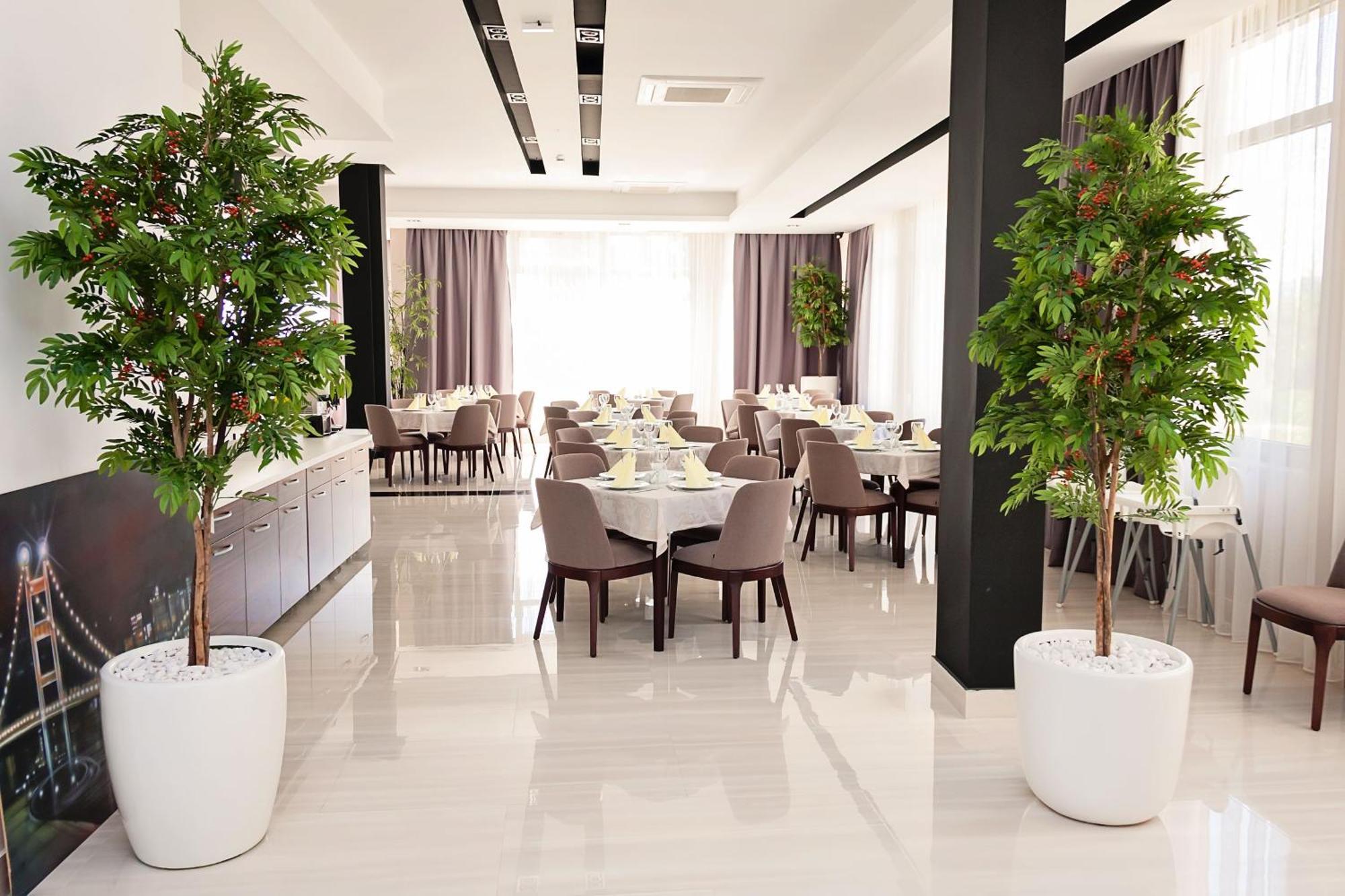 Bosphorus Hotel Aleksinac Bagian luar foto