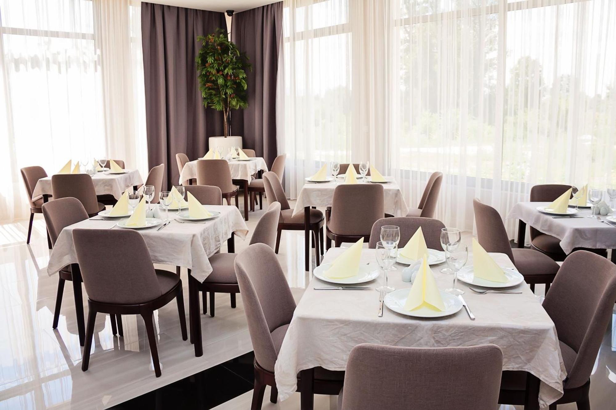 Bosphorus Hotel Aleksinac Bagian luar foto
